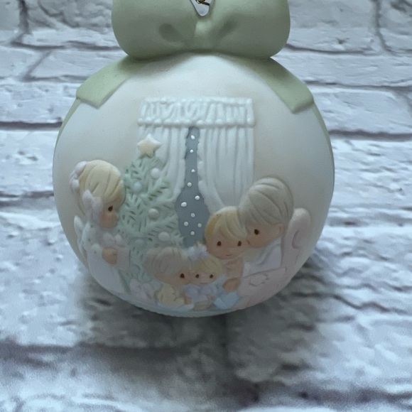 Precious moments vintage 1990 ornament Christmas be a happy home - Picture 2 of 5
